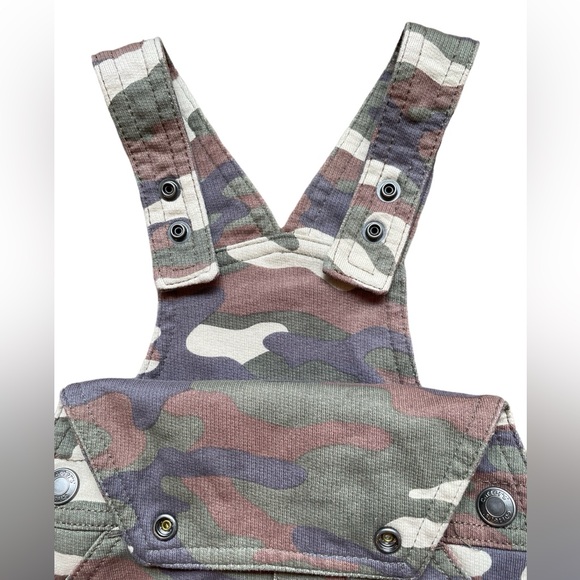 Carter’s Handsome Hunk Camo Short Overalls  Outfit - Picture 5 of 6